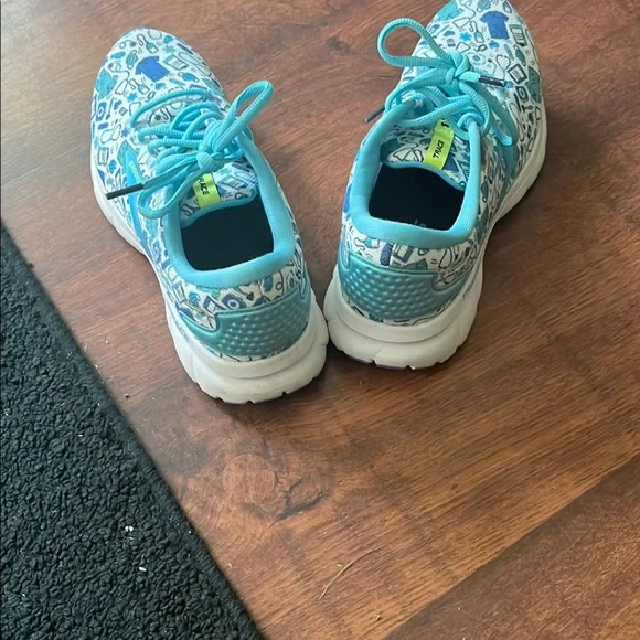 Blue Patterned Women’s Shoes - Picture 3 of 3